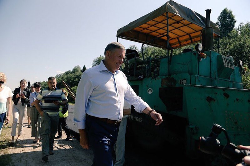 Губернатор поручил активизировать ремонт дорог на селе 0