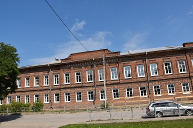 На трёх зданиях образовательных учреждений отремонтированы кровли
